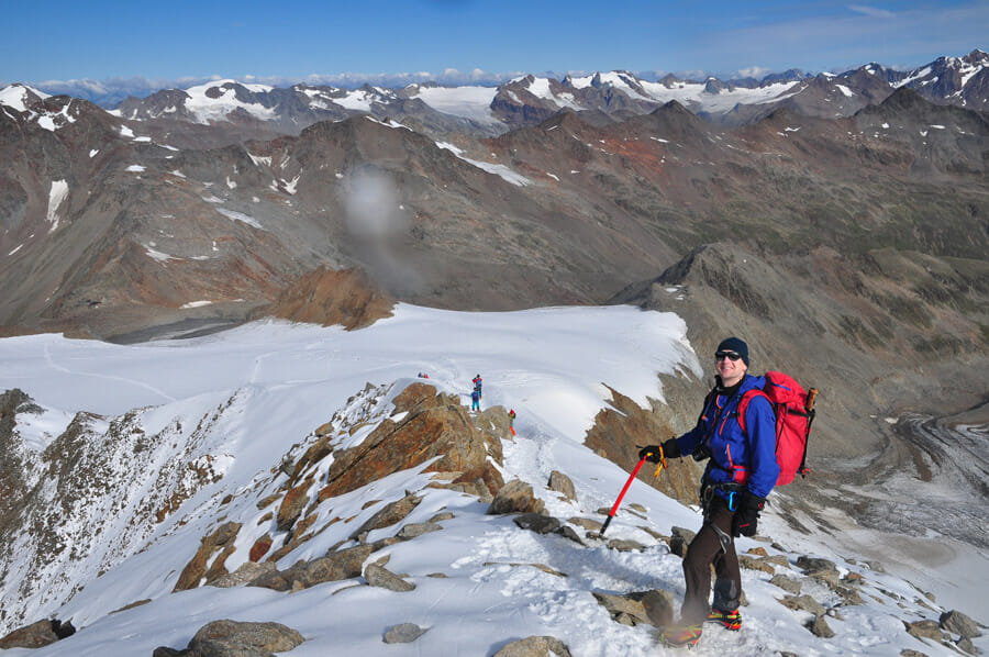 Robert bei seiner Vorbereitung für den Mera Peak