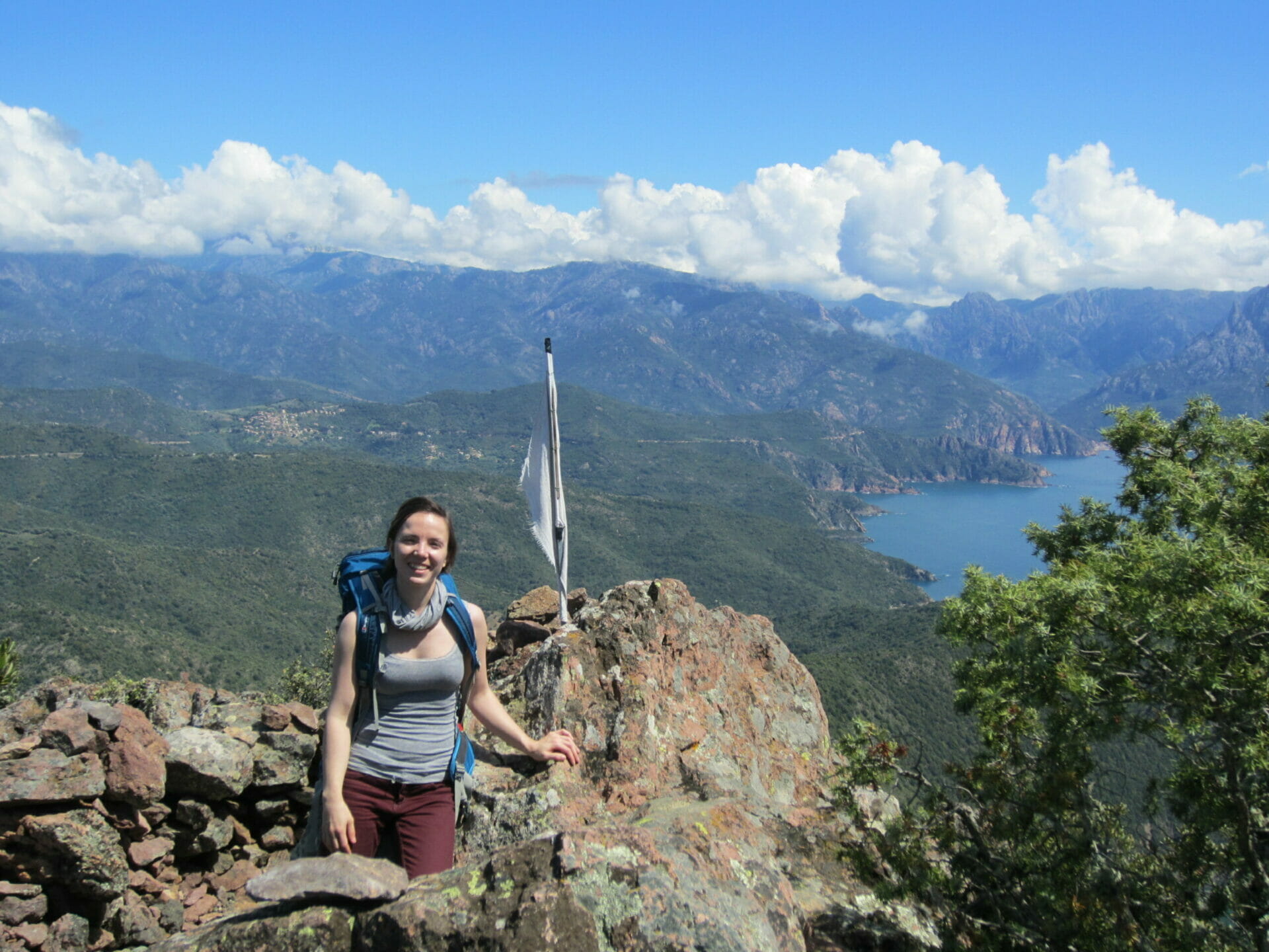 Paula auf dem Gipfel des Punta Castellacciu