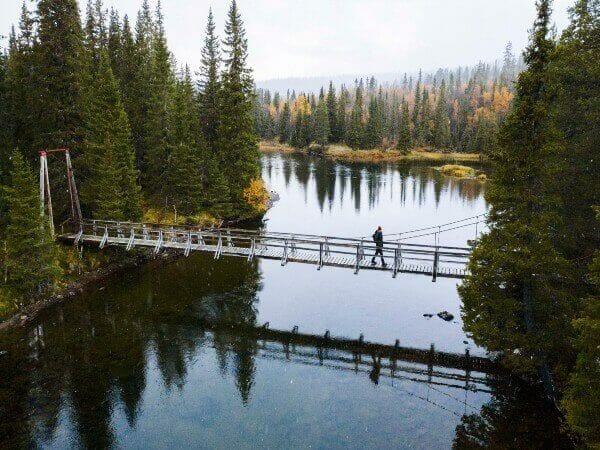 Brücke über die finnische Seenplatte.
