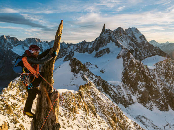 Kletterer an Gipfelspitze