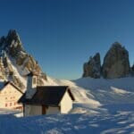 Dreizinnenhütte vor Paternkofel und Zinnen Dreizinnenhütte vor Paternkofel und Zinnen
