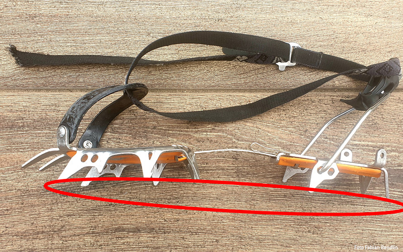 Die eingreifenden Zacken am Steigeisen bei der Vertikalzahntechnik - Bergführerbasics