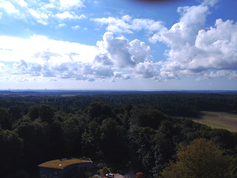 Der Bungsberg ist zwar nicht furchtbar hoch aber im flachen Norden bietet er trotzdem ein beeindruckendes Panorama.
