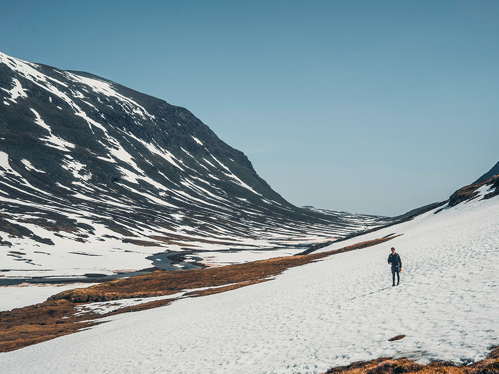 Der Königspfad - Kungsleden in Nordschweden ist bis in den Sommer schneebedeckt.
