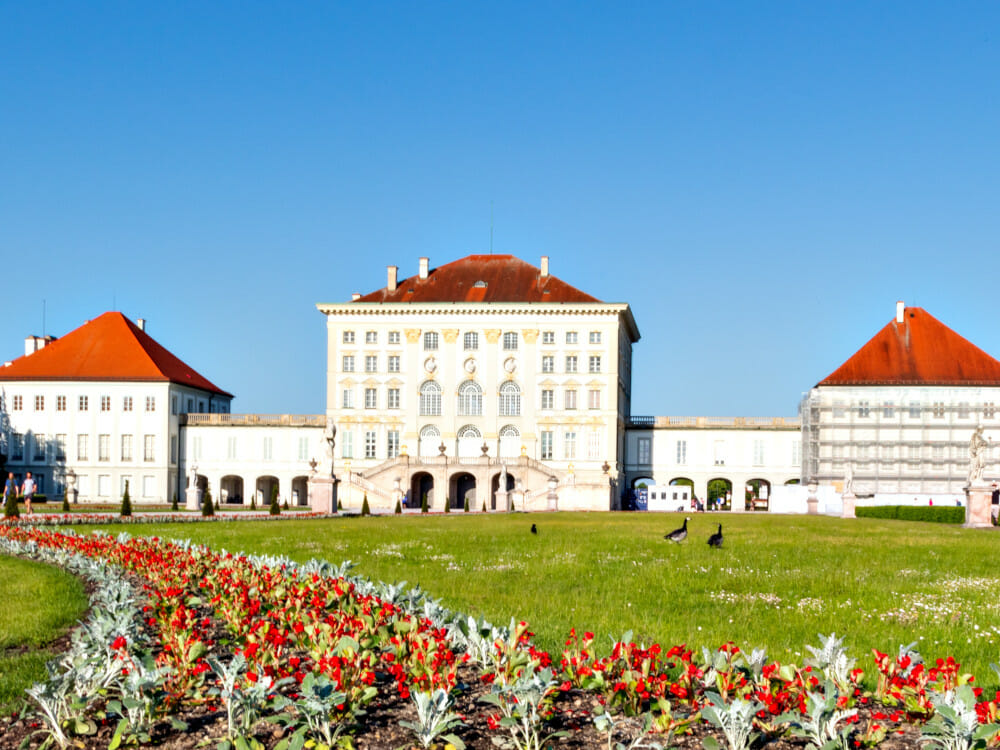 Das Nymphenburger Schloss mit Park ist einen Abstecher wert.