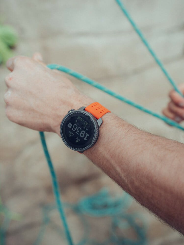 Das Display der Suunto Vertical ist schlicht und elegant.