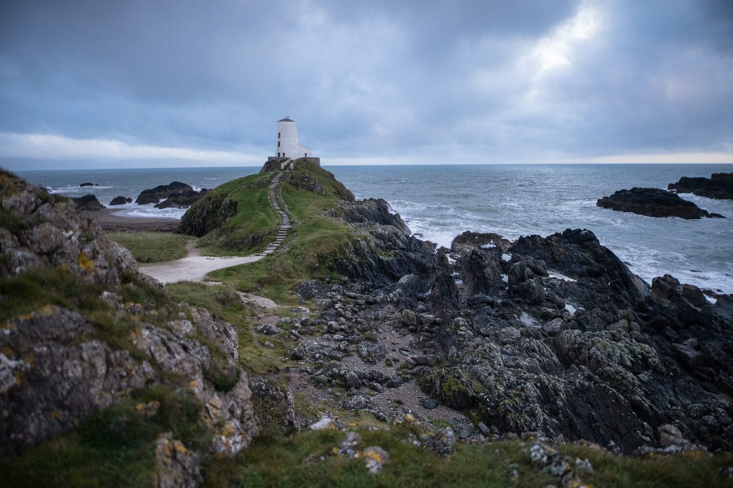 Die Küsten von Wales eignen sich perfekt zum Coasteering