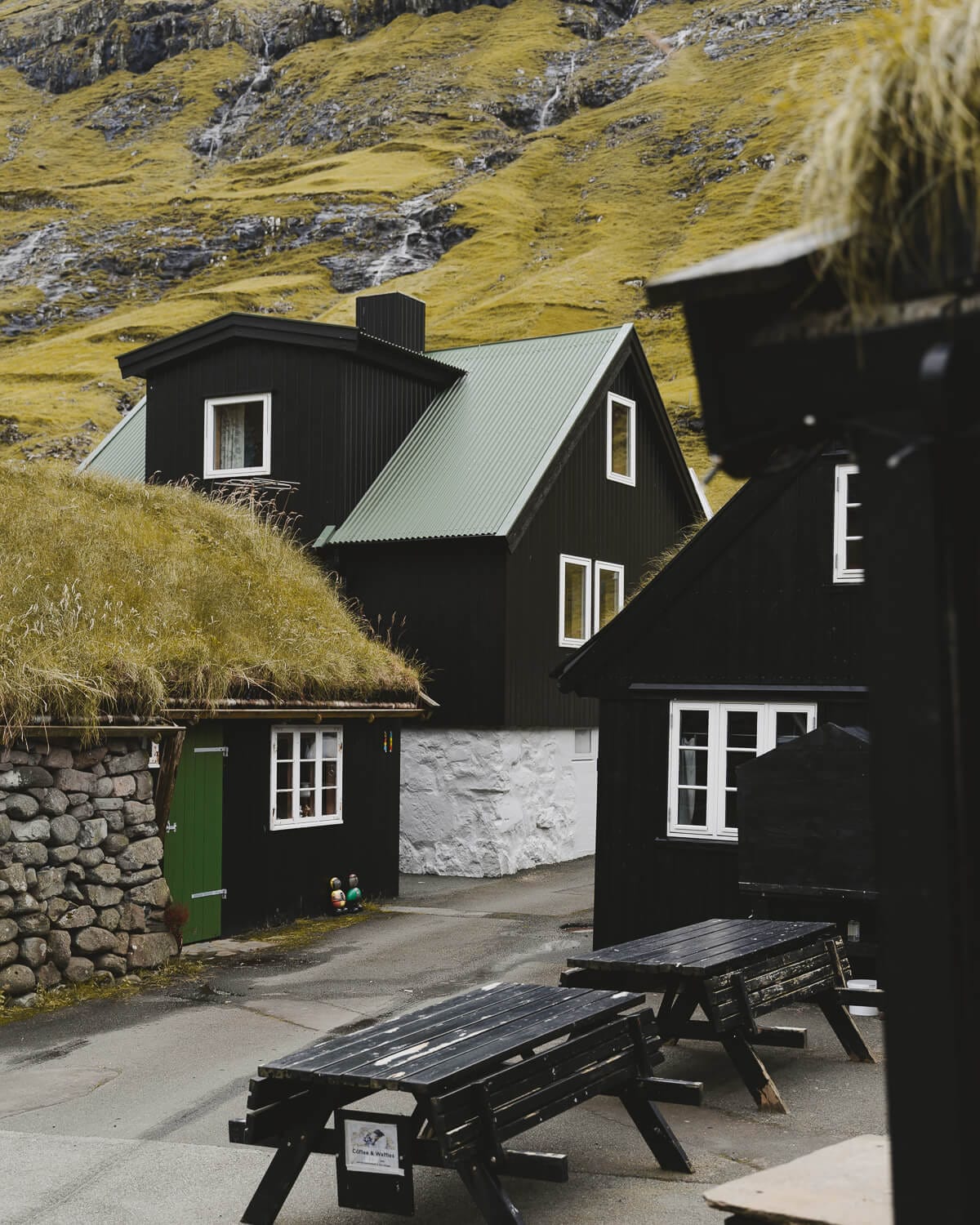 Traditionelle Häuser in Tjørnuvík