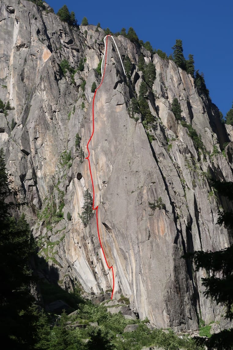 Die Linie von Golden Spire. Die letzten beiden Seillängen sind verdeckt