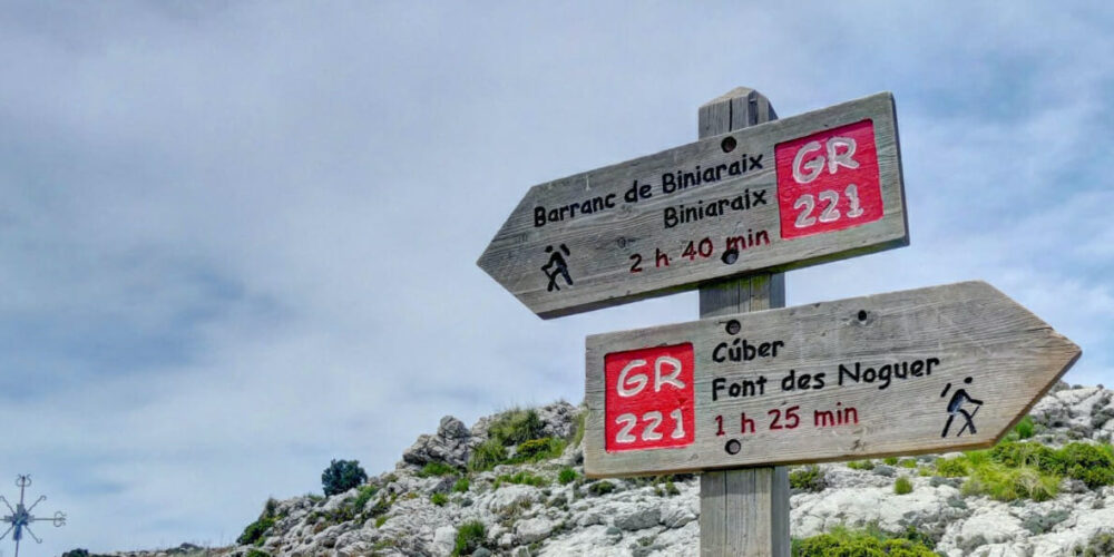 Wegweiser auf dem GR221