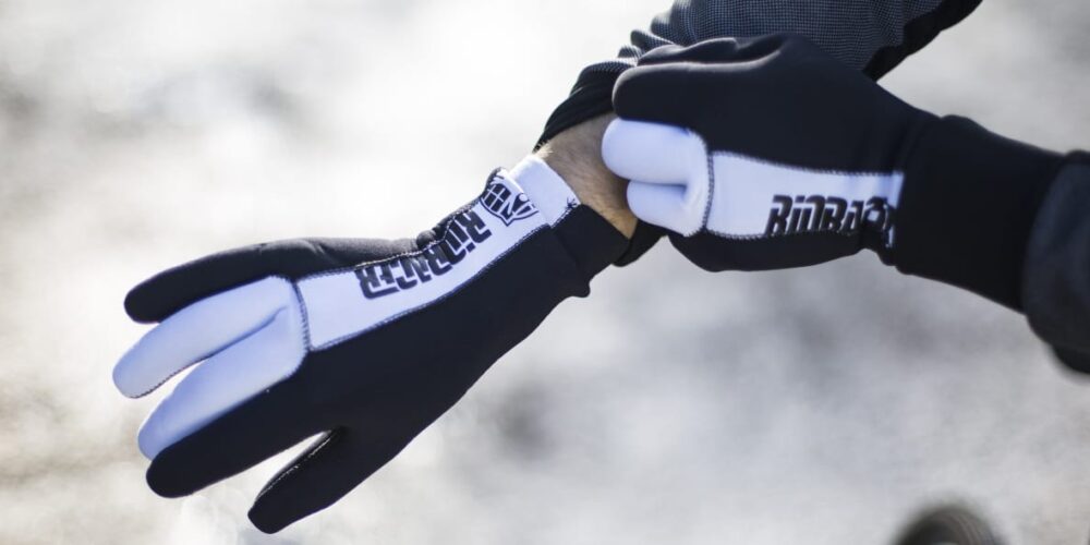 Mit der richtigen Pflege halten Handschuhe lange.