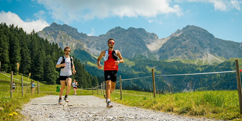 Trailrunner auf einem Weg